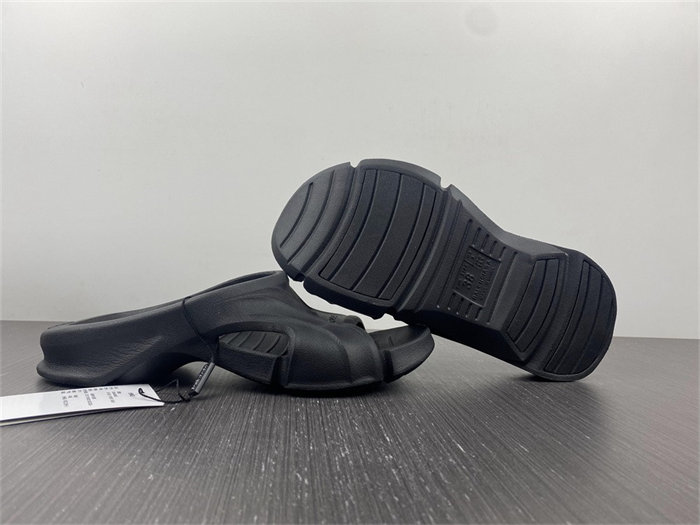BLCG SLIPPERS
