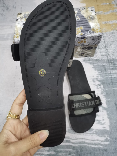 Dio Slipper