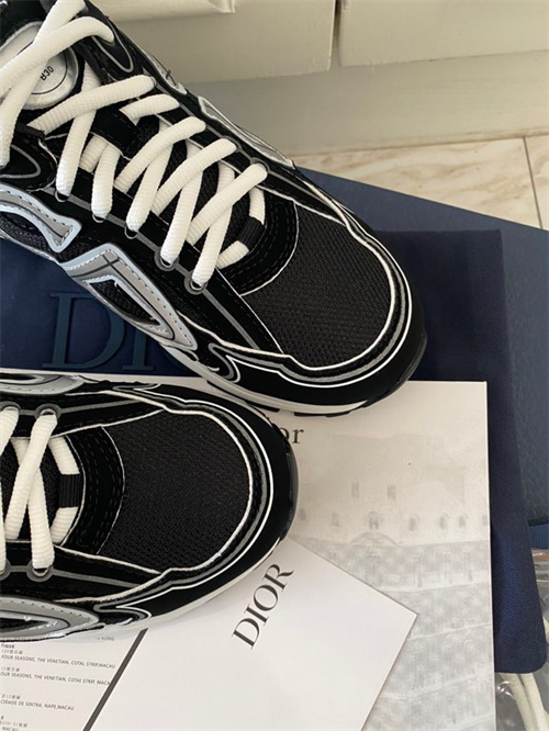 DR B30 SNEAKERS