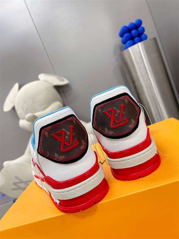 LV032
