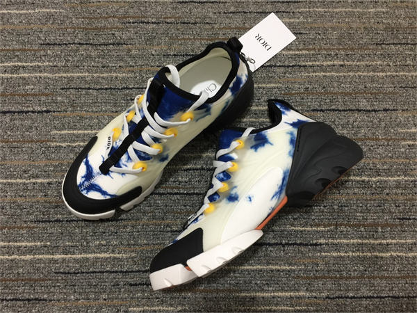 DR  Sneakers