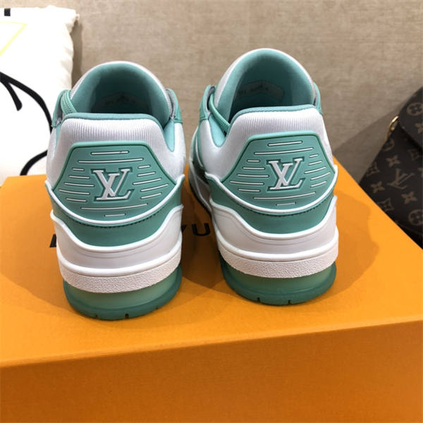 LV124