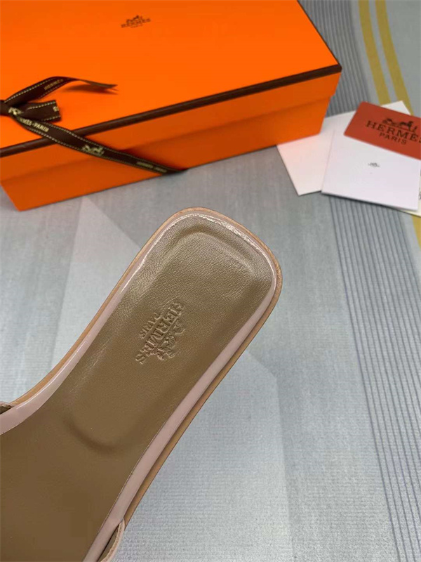 H Slipper