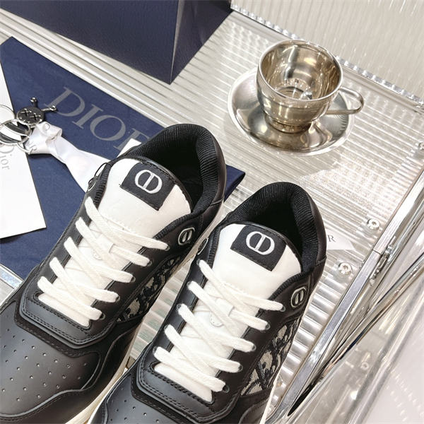 Dr B27 Sneaker