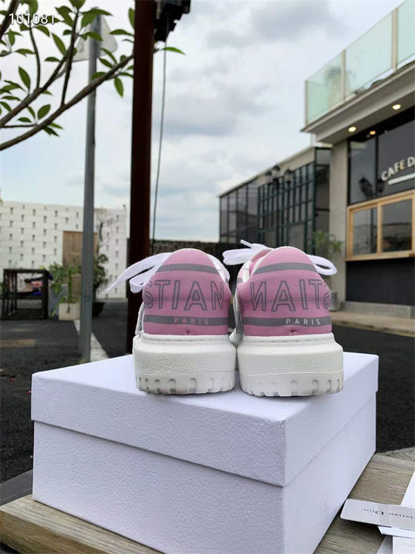Dr Sneaker