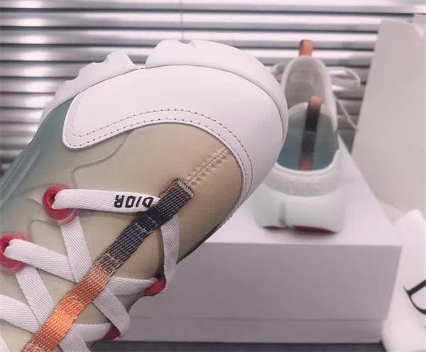 Dr Sneaker
