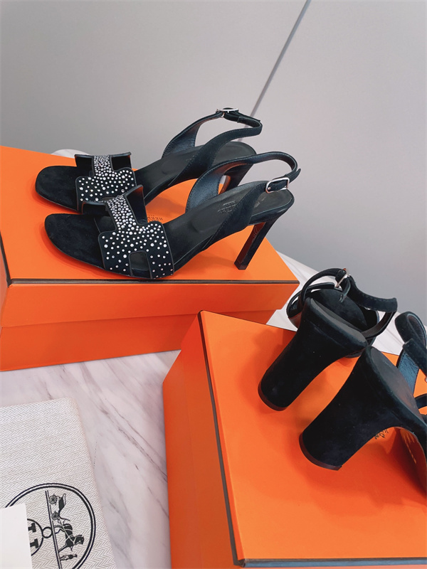H Sandals