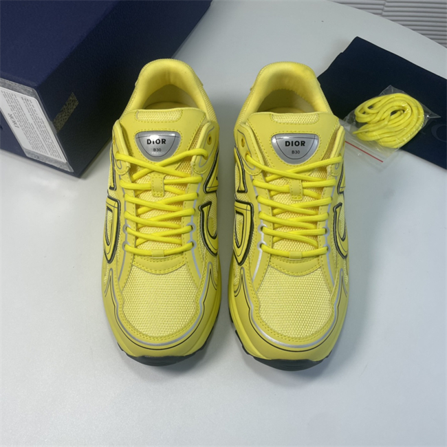 D1or B30 Sneaker