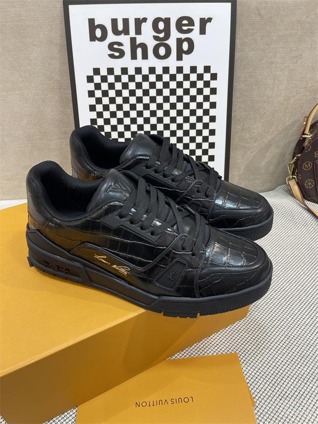 Lv Trainer Sneaker 91