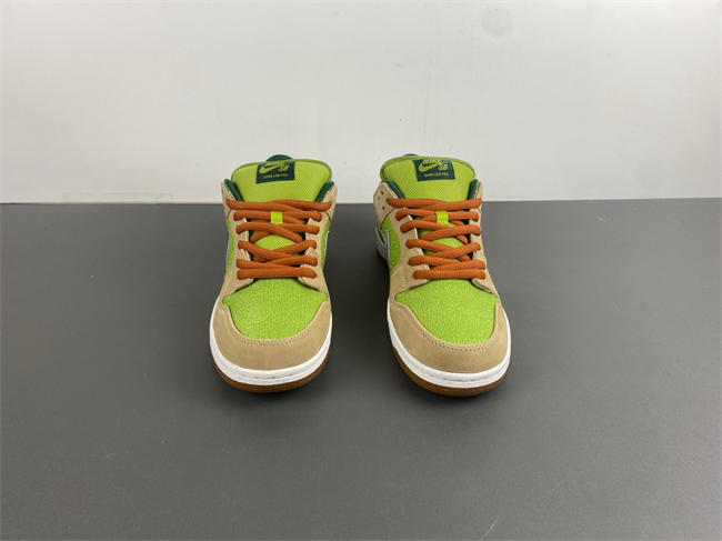 Nike SB Dunk Low Escargot FQ7585-200