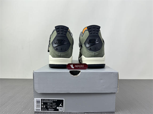 UNDEFEATED x Air Jordan 4 OG IB1519-200