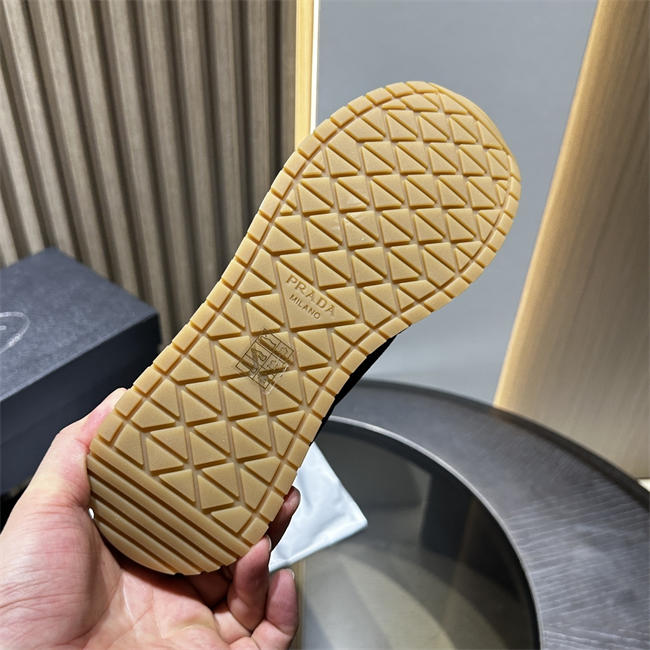 Pra*a Sneaker