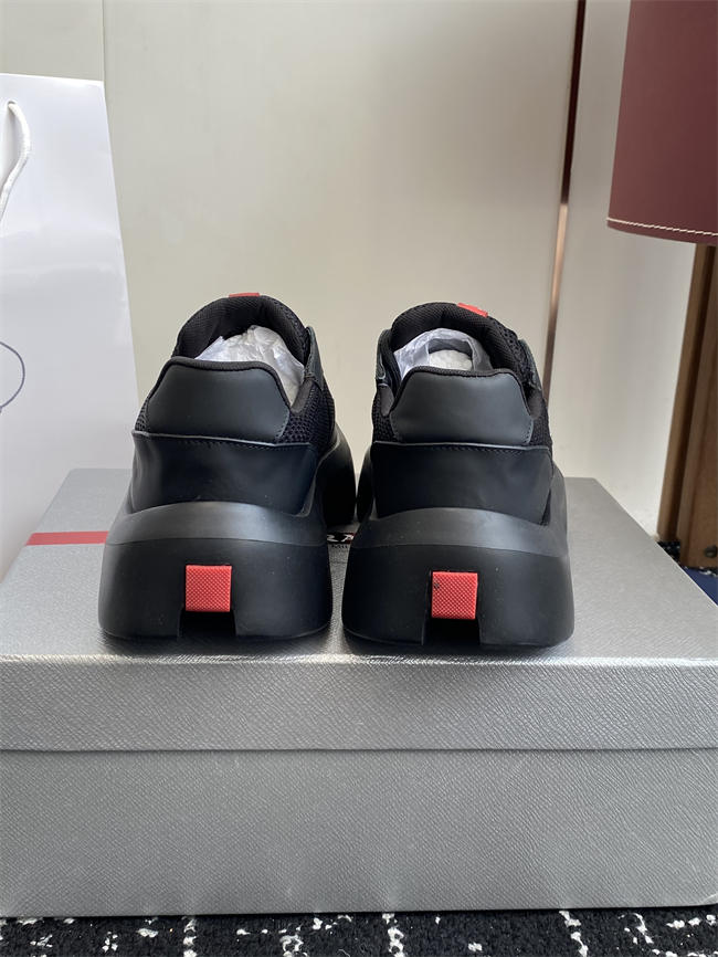 Pra*a Sneaker