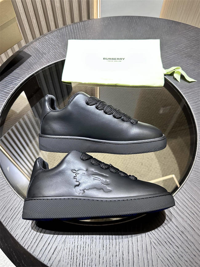 Bv*b*rry Sneaker