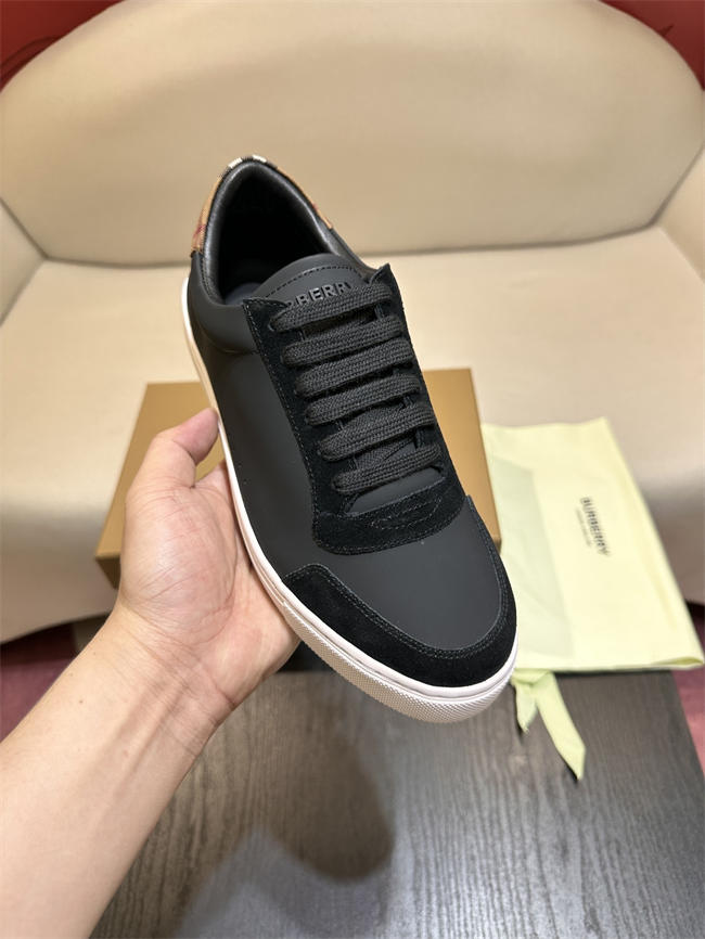Bv*b*rry Sneaker
