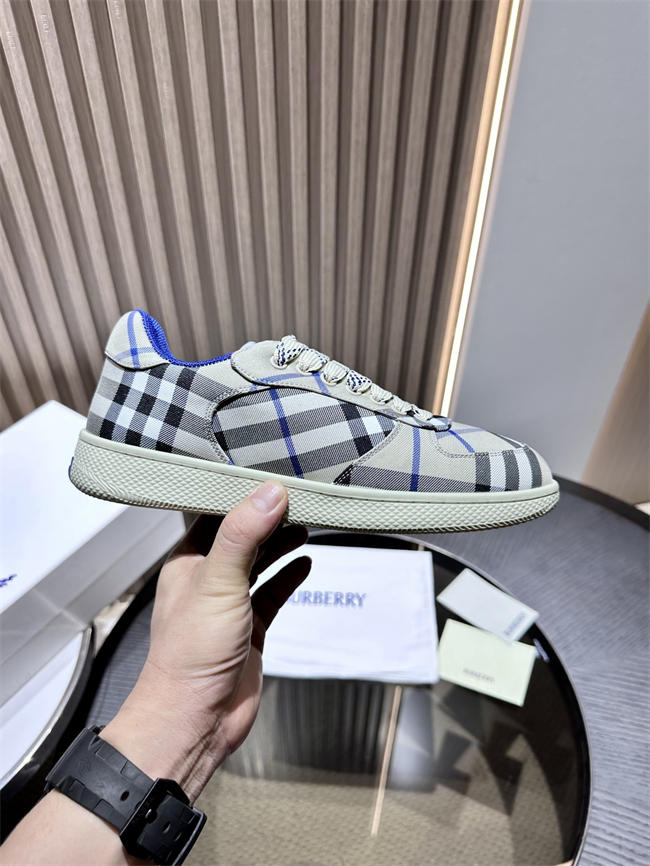 Bv*b*rry Sneaker