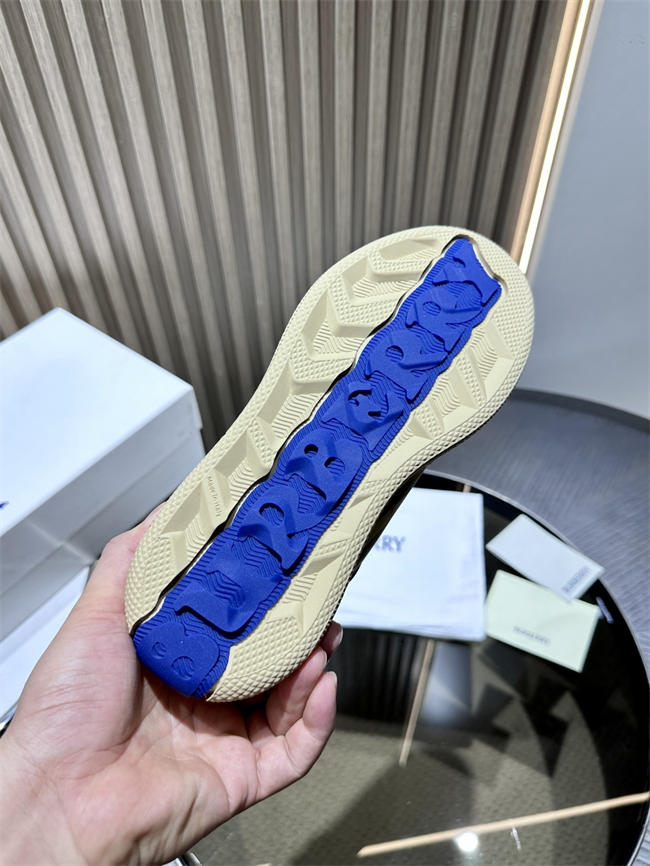 Bv*b*rry sneaker