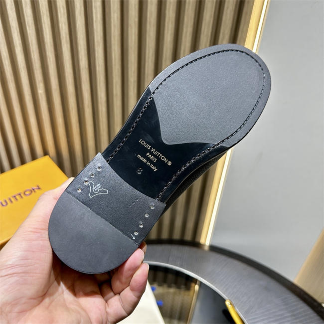 Lv Loafer076