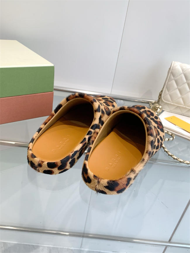 Ma*n1 Slipper