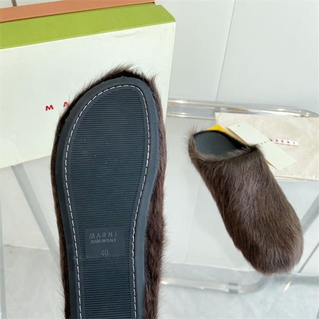 Ma*n1 Slipper