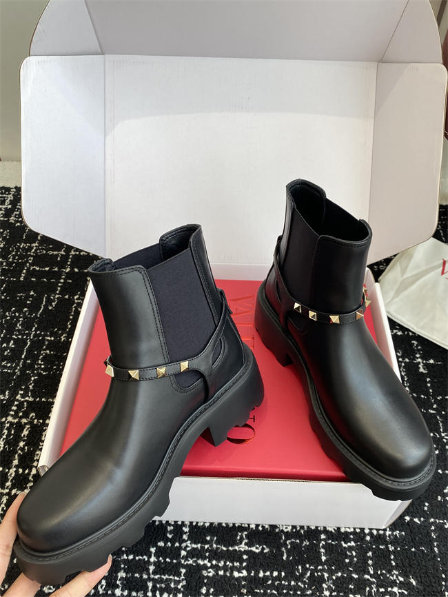 Va1e*ntin0 Boots