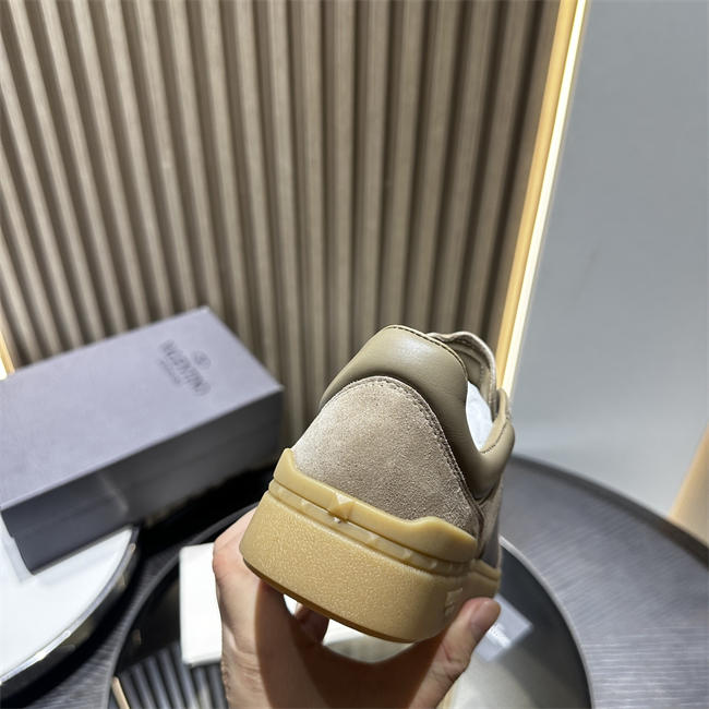 Va1e*ntin0 Sneakers