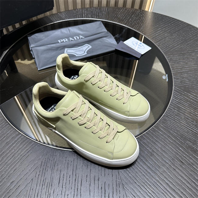 Pra*a Sneaker074