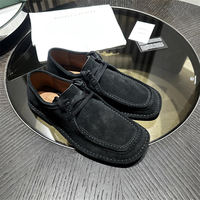 B0tt*ga Ven*ta Sneaker