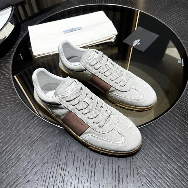Va1e*ntin0 Sneakers