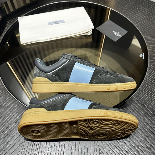 Va1e*ntin0 Sneakers